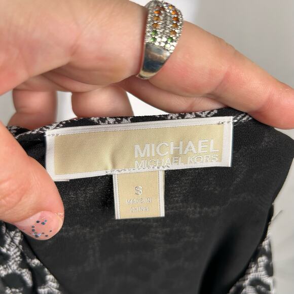 Michael Kors Leopard Print Cold Shoulder Long Sleeve Blouse Top Small Gray Black - Picture 3 of 3